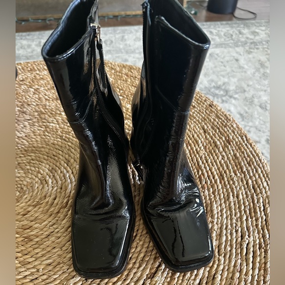 Alohas South Booties - Picture 2 of 10